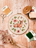 Купить недорого   *  Набор для вышивания Anchor "Meadow Fawn" диаметр 20см, MEZ Венгрия, ALXE001  в интернет магазине Фэмили хобби